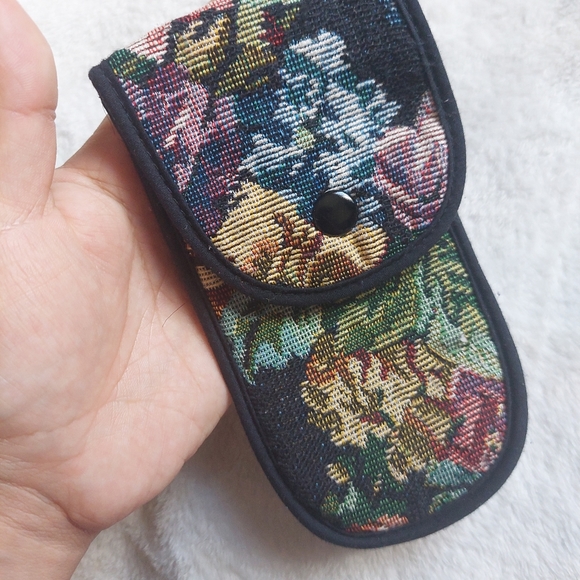 Vintage Floral Tapestry Coinpurse/Cellphone Case - Picture 4 of 5